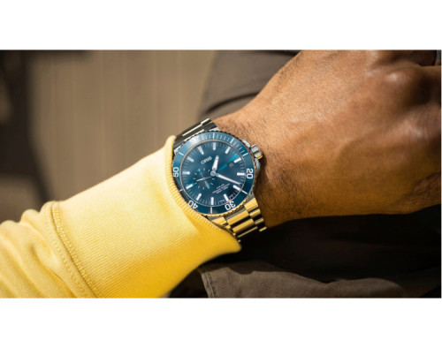 ORIS Aquis Small Second Date 01-743-7733-4155-07-8-24-05PEB