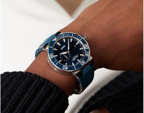 ORIS Aquis Small Second Date 01-743-7733-4155-07-4-24-69EB