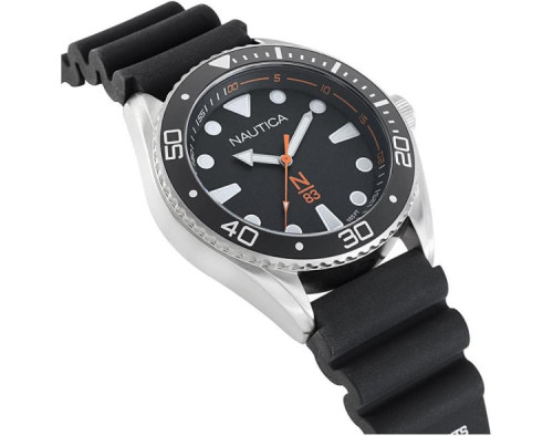 Nautica N83 Finn World NAPFWF113 Quarzwerk Herren-Armbanduhr